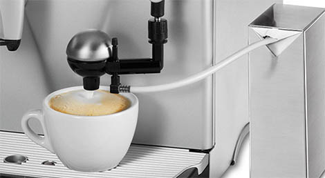 El primer espumador de leche automático de Saeco, el Cappuccinatore (1996)