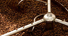 Los granos de caf&eacute; verdes se tuestan para lograr el sabor deseado